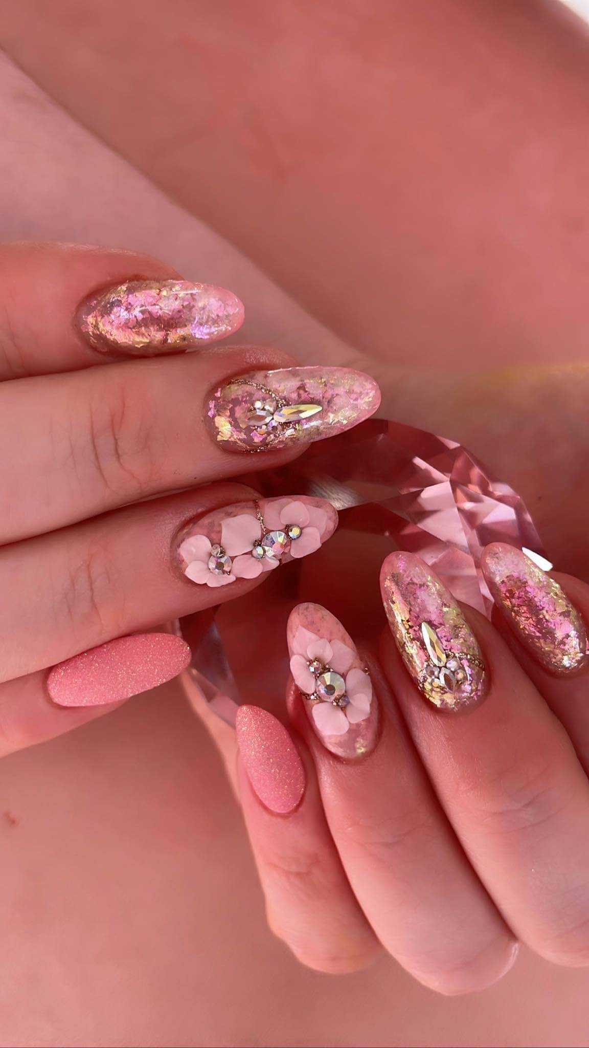 Latinas Nail Studio Diamond Gel to glue crystals image 1