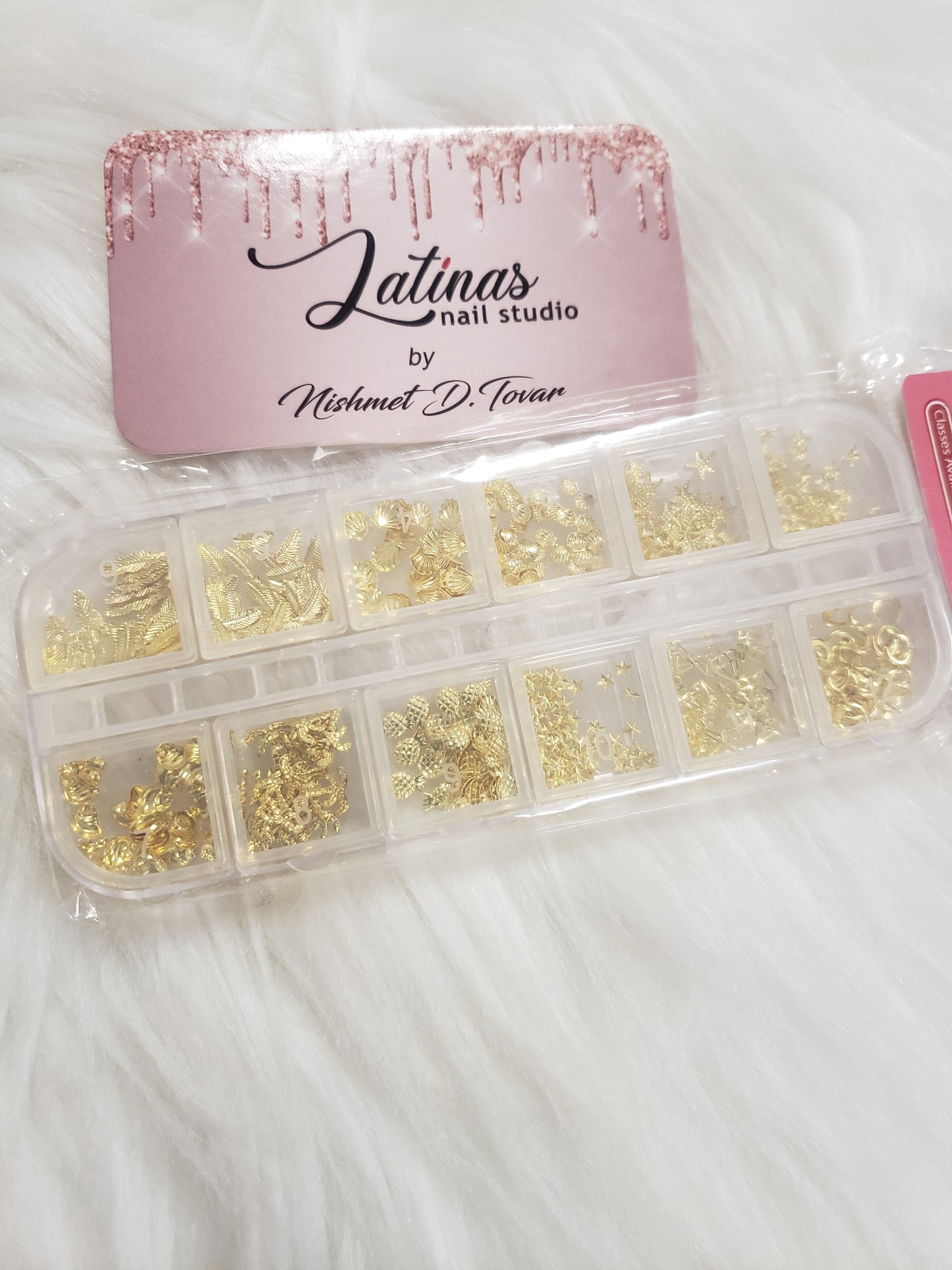 Latinas Nail Studio Gold Ocean Nail Decor image 0