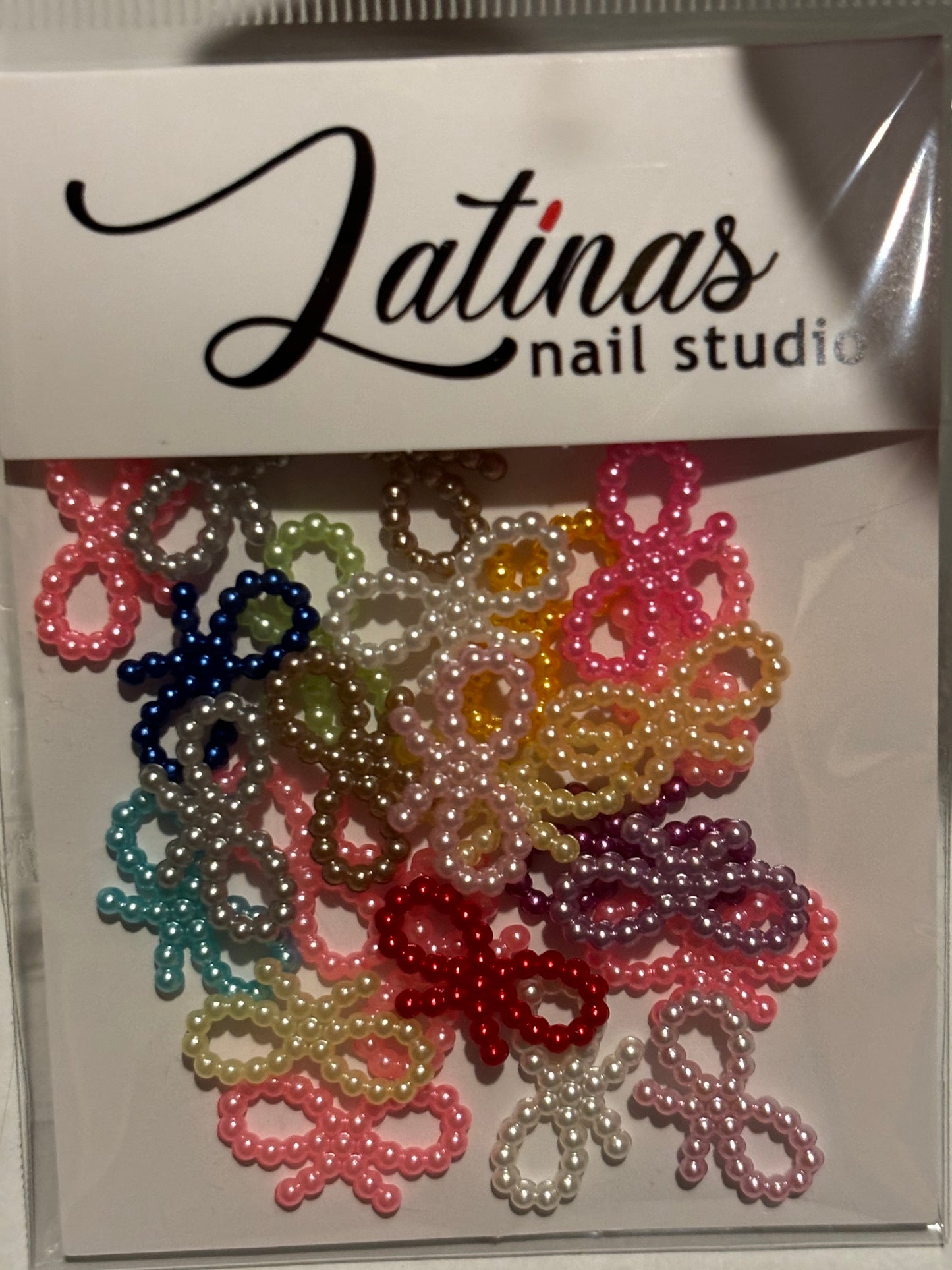 Pearl Bows Moños image 0