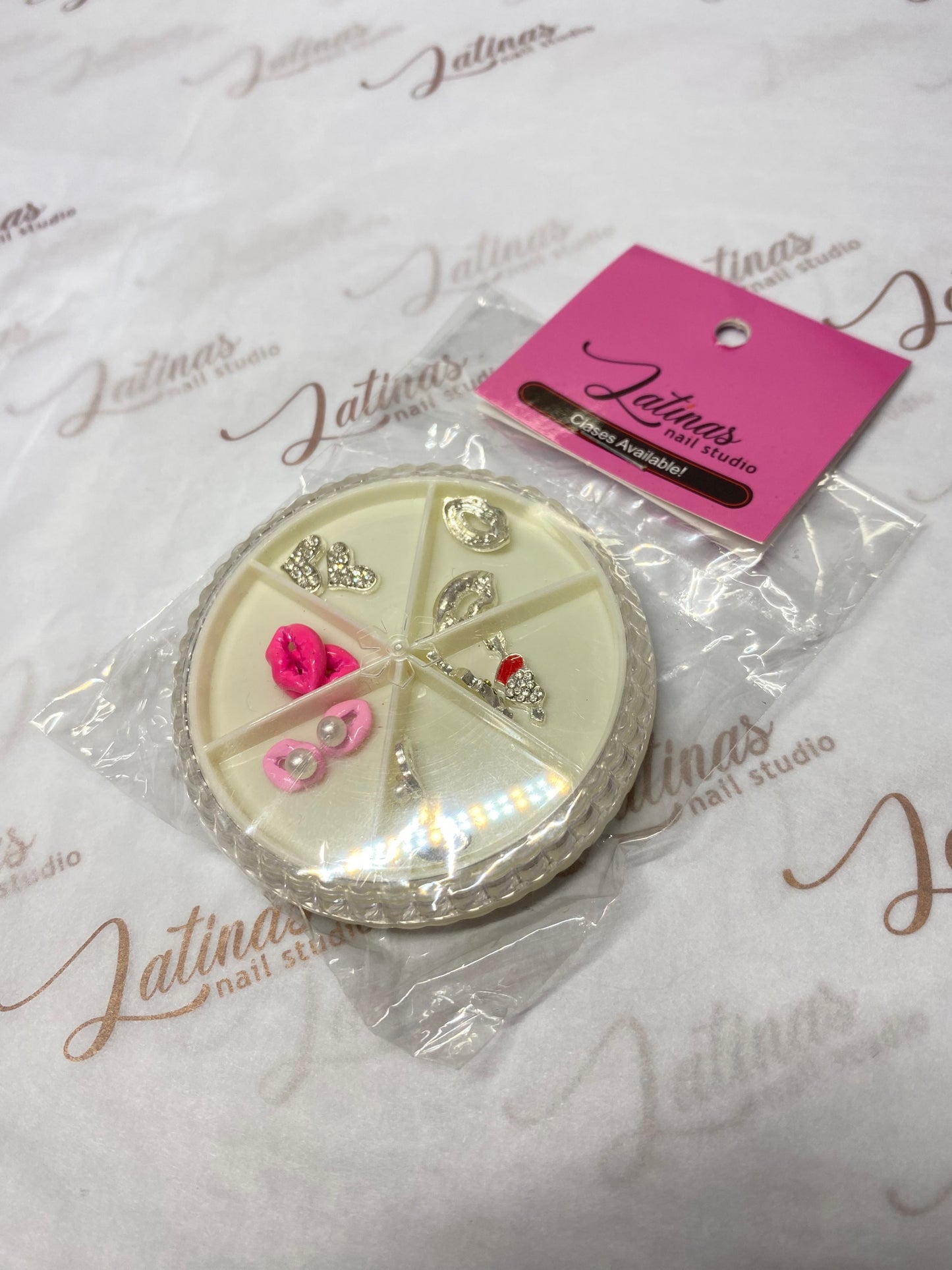 Lips & Heart Jewlery Wheel image 1