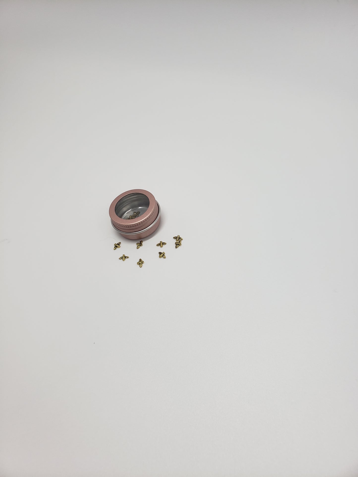 Latinas Nail Studio Bee Decor 8pcs image 0