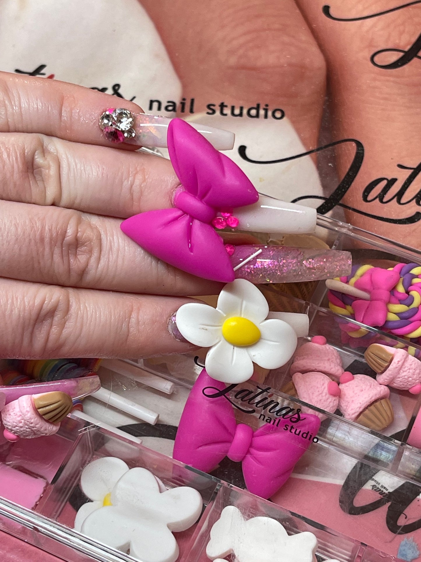 Latinas Nail Studio Diamond Gel to glue crystals image 4
