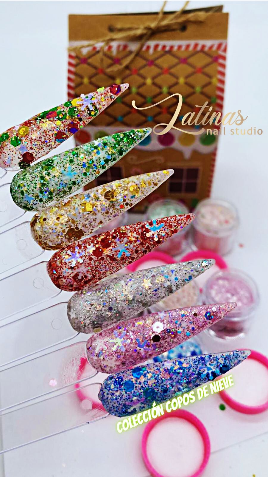 Latinas Nail Studio Copos de Nieve 7pz Collection image 0
