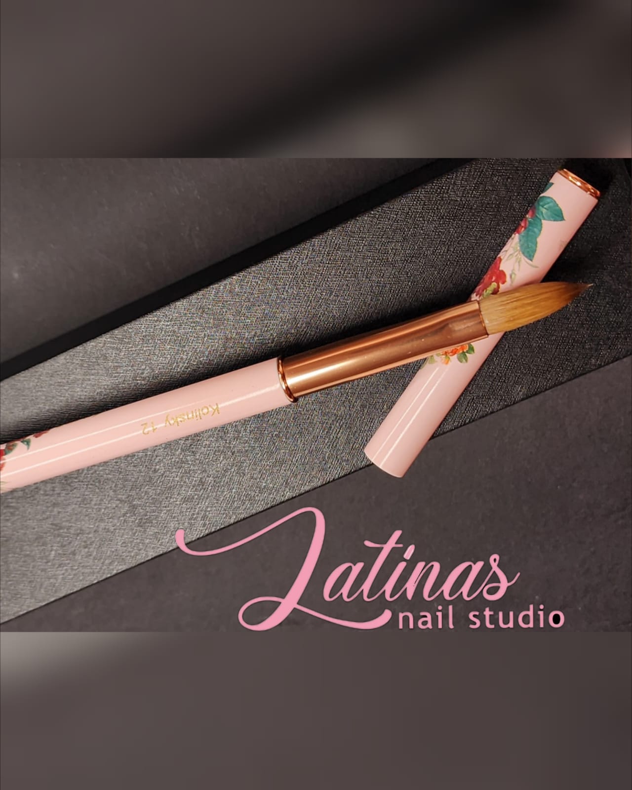 Latinas Nail Studio Kolinsky 8 Acrylic Brush Flowers image 2