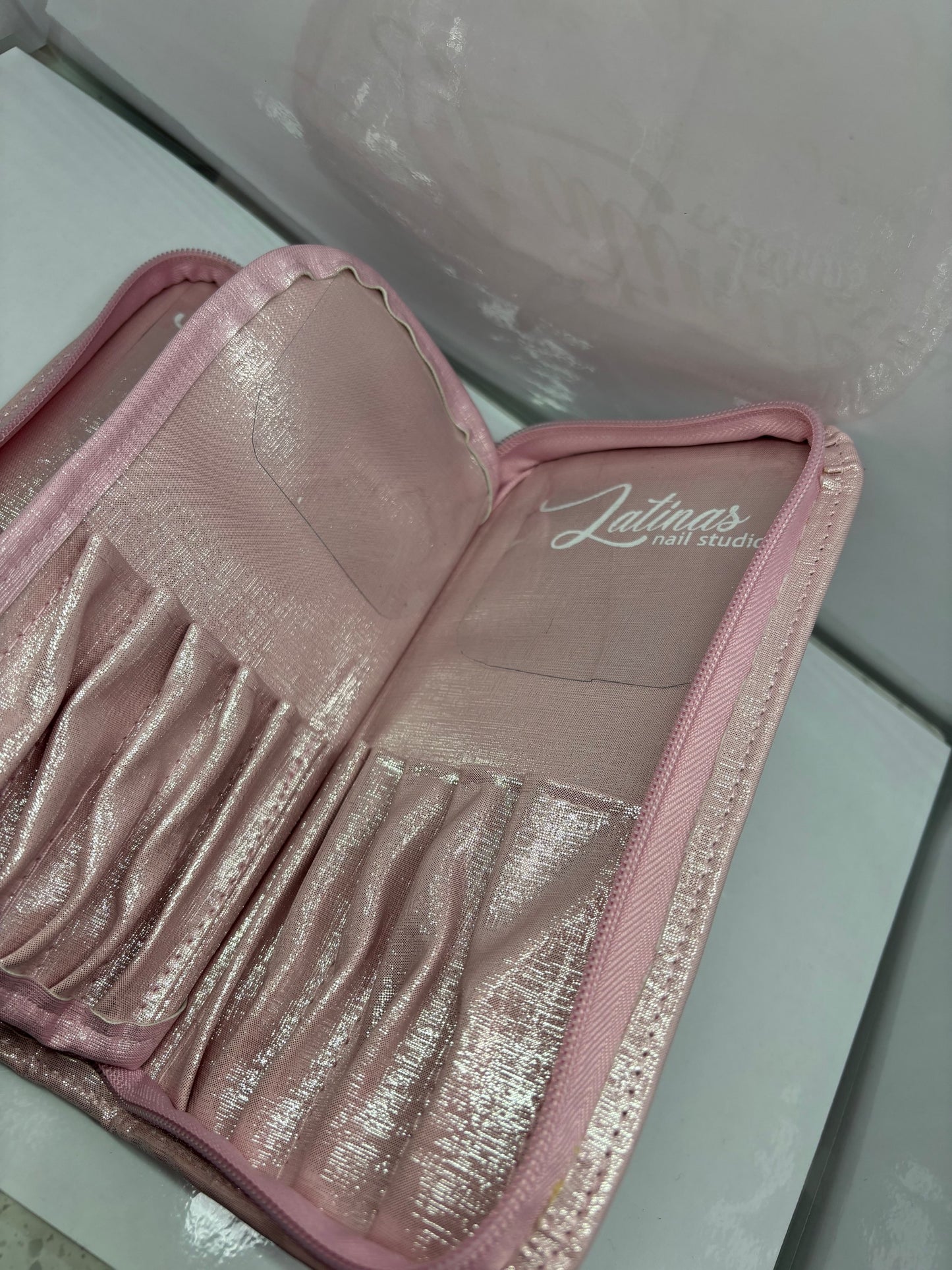 Latinas Nail Studio Brush Case Pink Bling Shine image 0