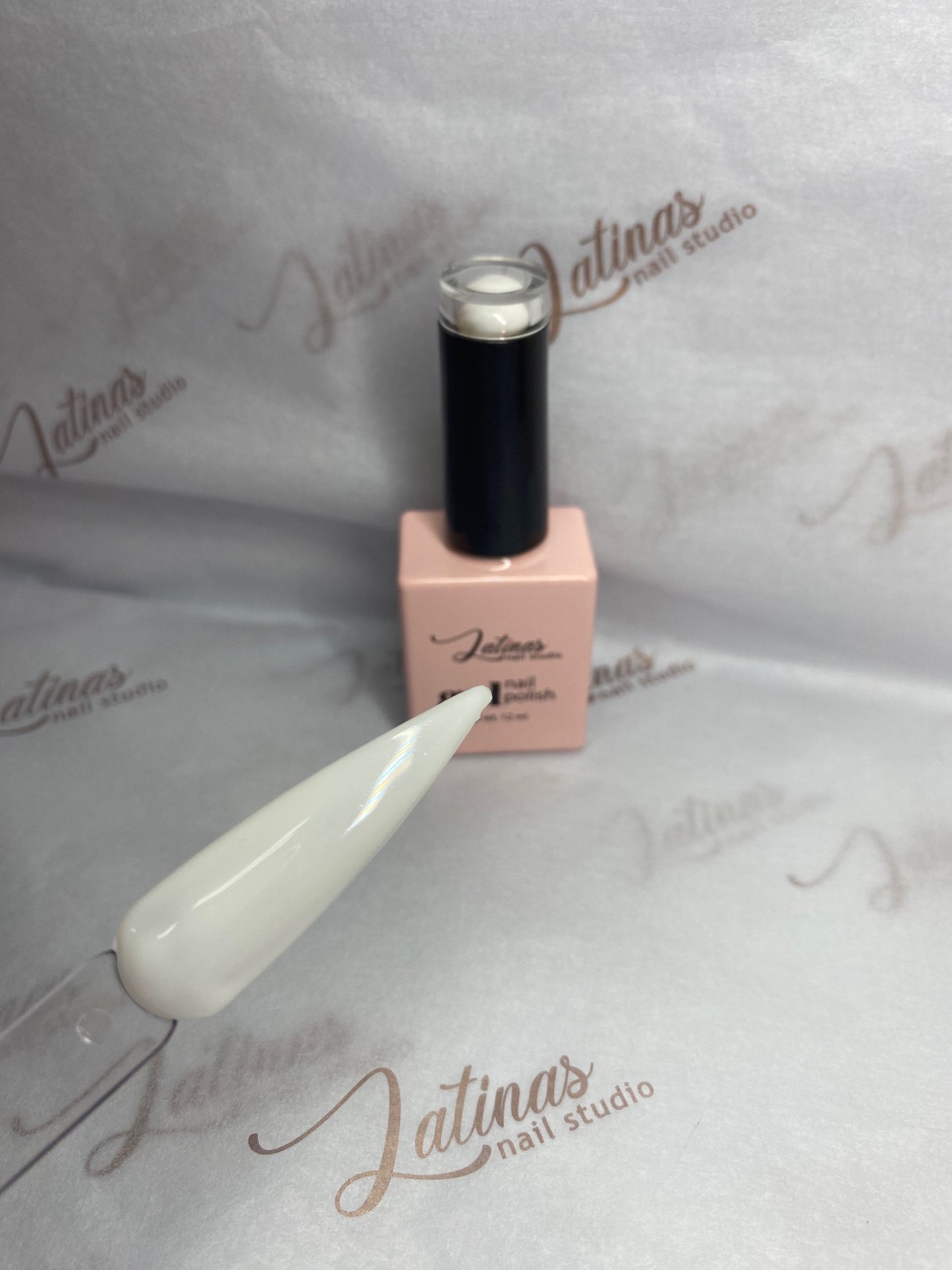 Latinas Nail Studio Milky Top Coat image 3